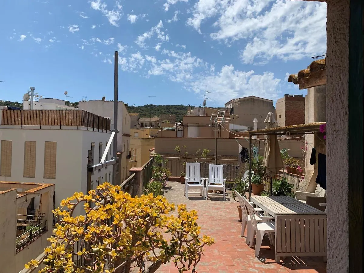 Notaria: Casco Antiguo Apartment with Garden Terrace Sant Feliu de Guixols Spain