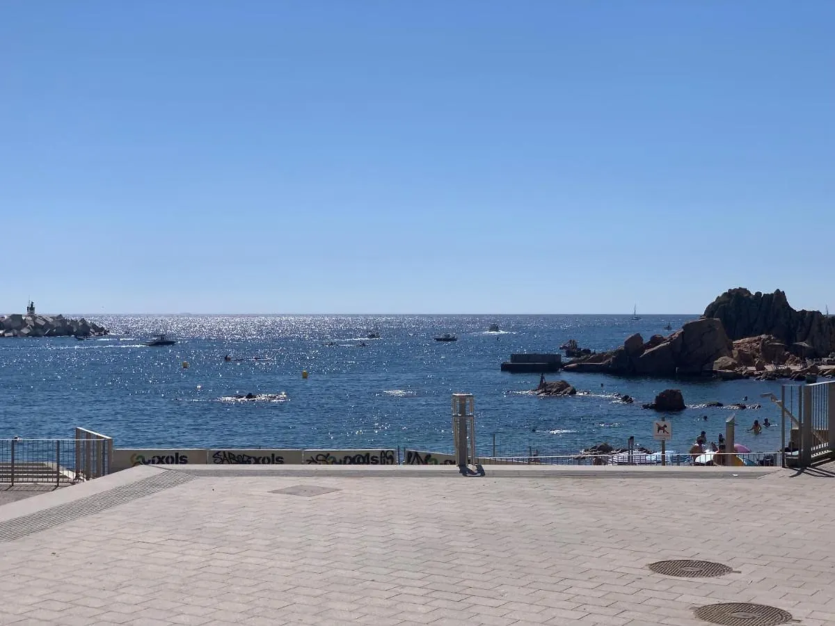 Notaria: Casco Antiguo Apartment with Garden Terrace Sant Feliu de Guixols