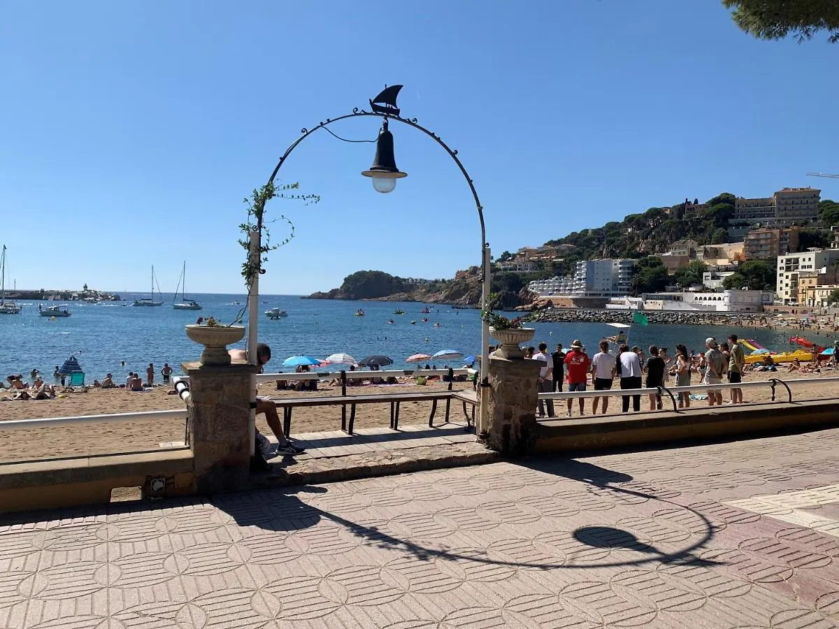Notaria: Casco Antiguo Apartment with Garden Terrace Sant Feliu de Guixols