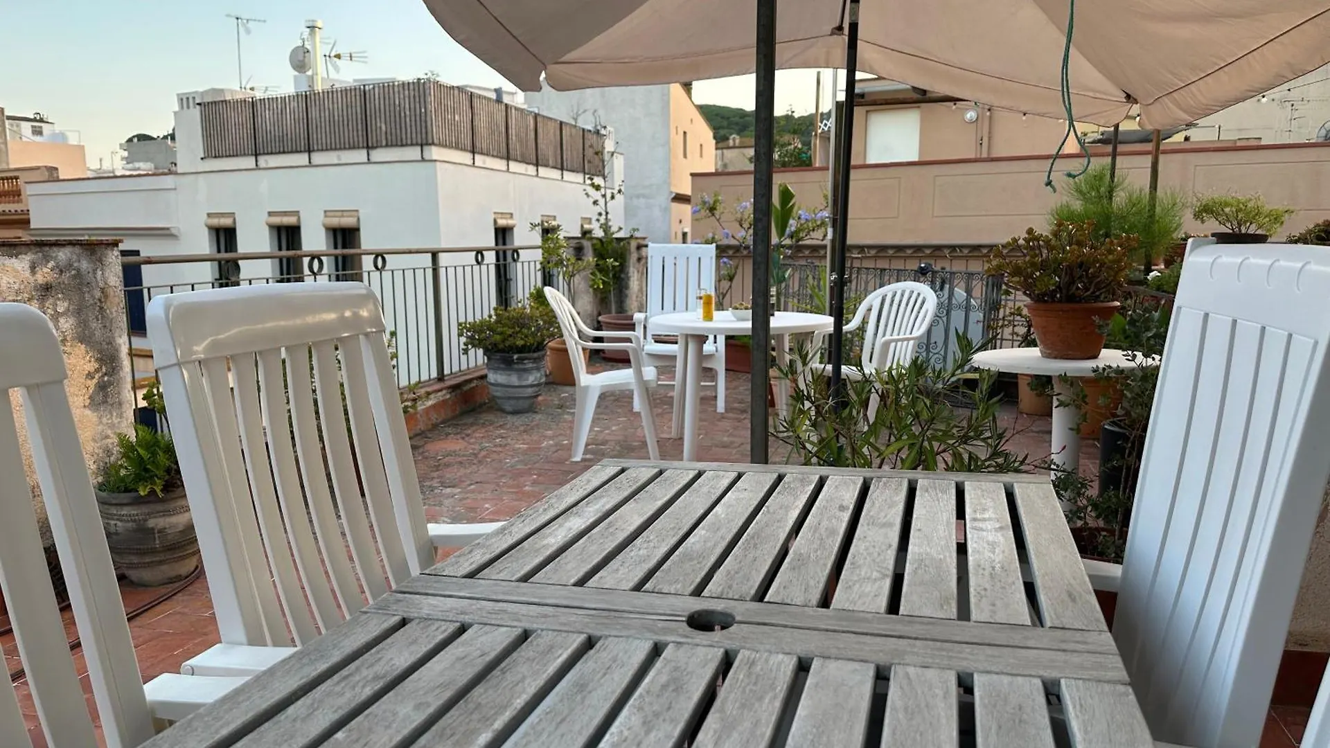 Notaria: Casco Antiguo Apartment with Garden Terrace Sant Feliu de Guixols Spain