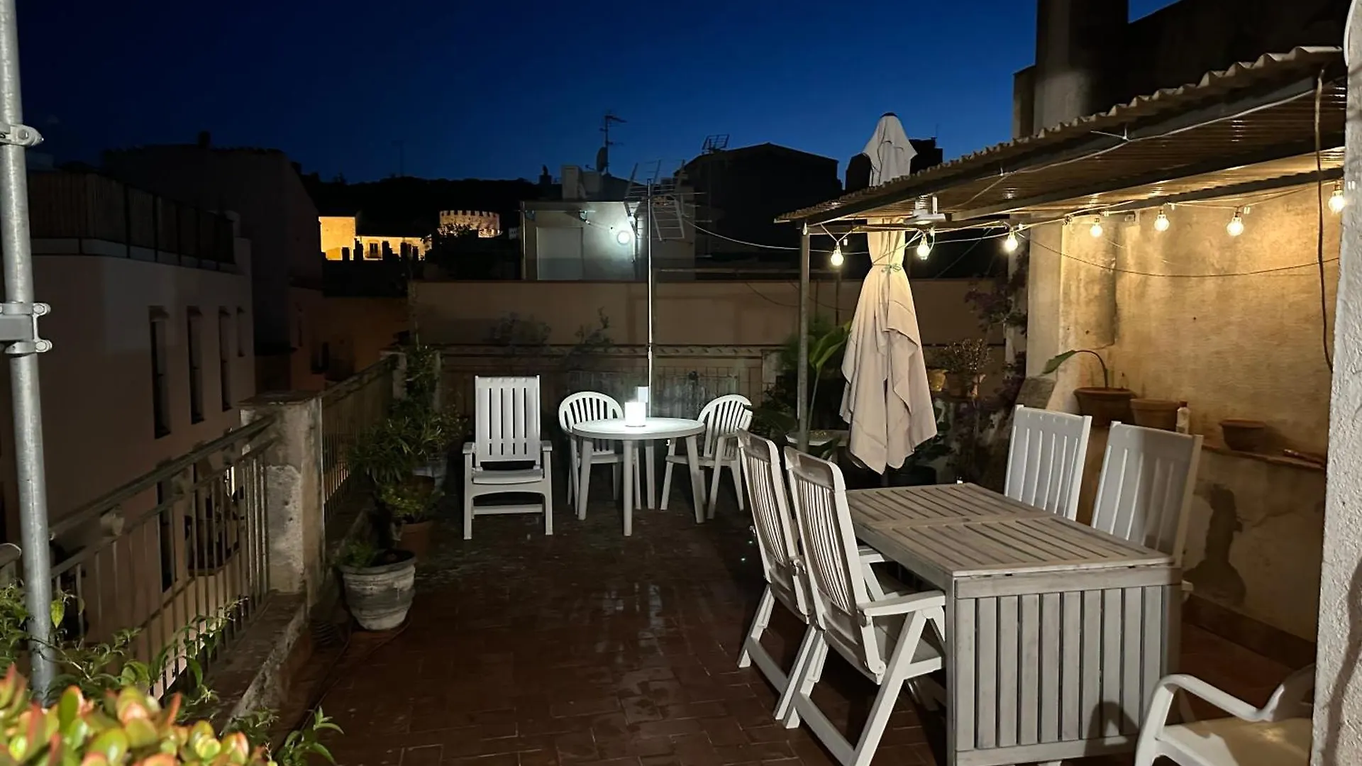 Notaria: Casco Antiguo Apartment with Garden Terrace Sant Feliu de Guixols