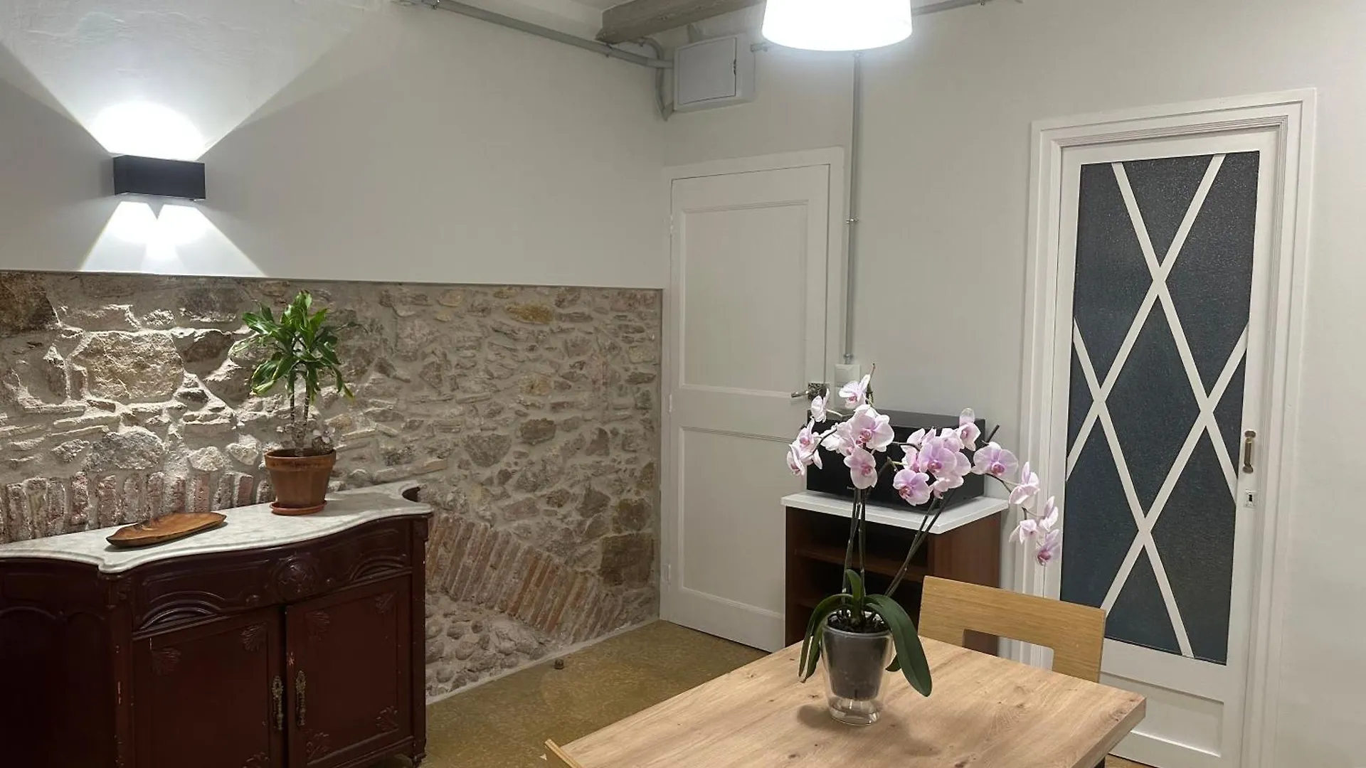 Notaria: Casco Antiguo Apartment with Garden Terrace Sant Feliu de Guixols