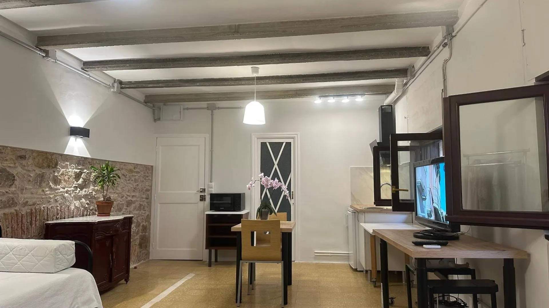 Notaria: Casco Antiguo Apartment with Garden Terrace Sant Feliu de Guixols 0*,  Spain
